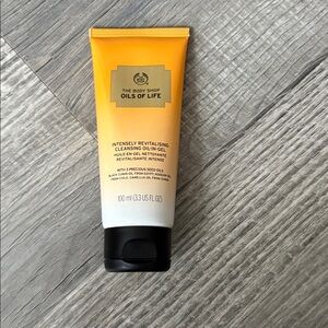 The Body Shop Oils of Life Cleansing Oil-in-Gel